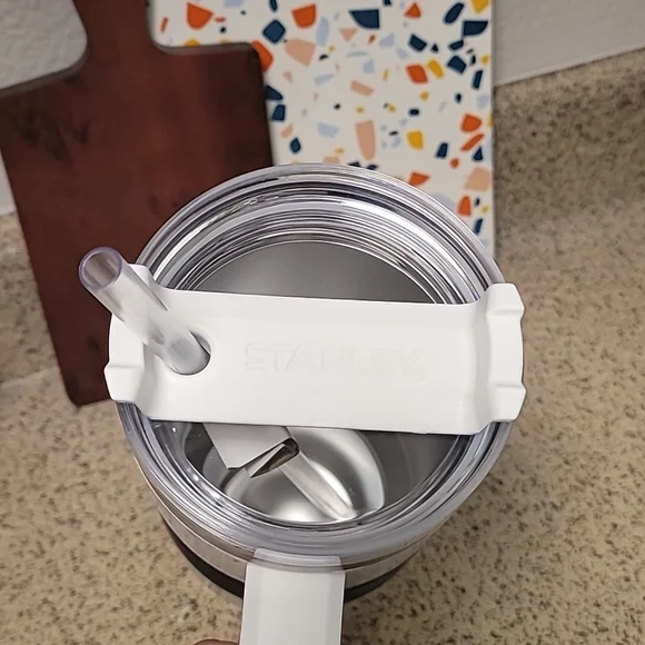 Stanley 40oz Travel Quencher - Picture 4 of 5